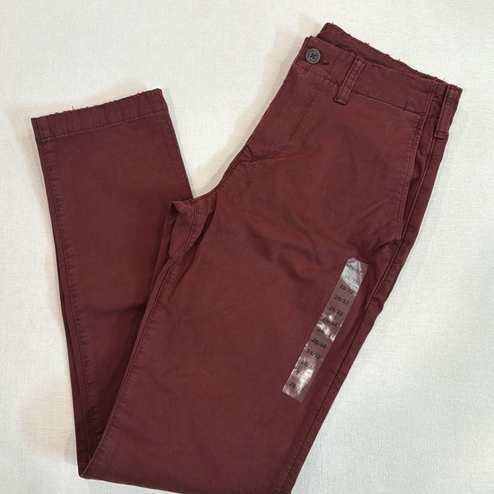 American Eagle Outfitters size 28x32 burgundy chinos slim NWOT